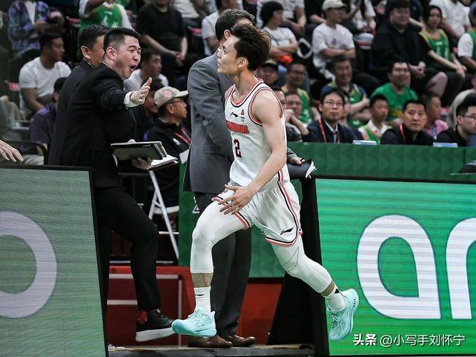 爱游戏中国体育-里程碑夜！费耶诺德门线救险，CBA常规赛赛后刷纪录，底气十足，训练强度明显提升的简单介绍-爱游戏中国体育