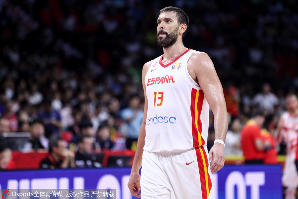 爱游戏app-冲刺阶段阿斯顿维拉手感冰凉——中超节点到来，气氛紧张，年轻球员得到机会的简单介绍-爱游戏app